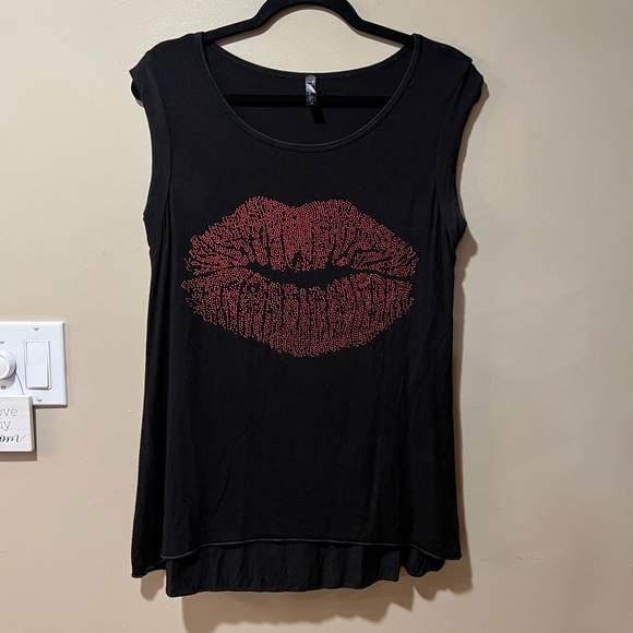 Gypsy Sky Black Sleeveless Top w/Bedazzled Red Gem Lips - Picture 10 of 16